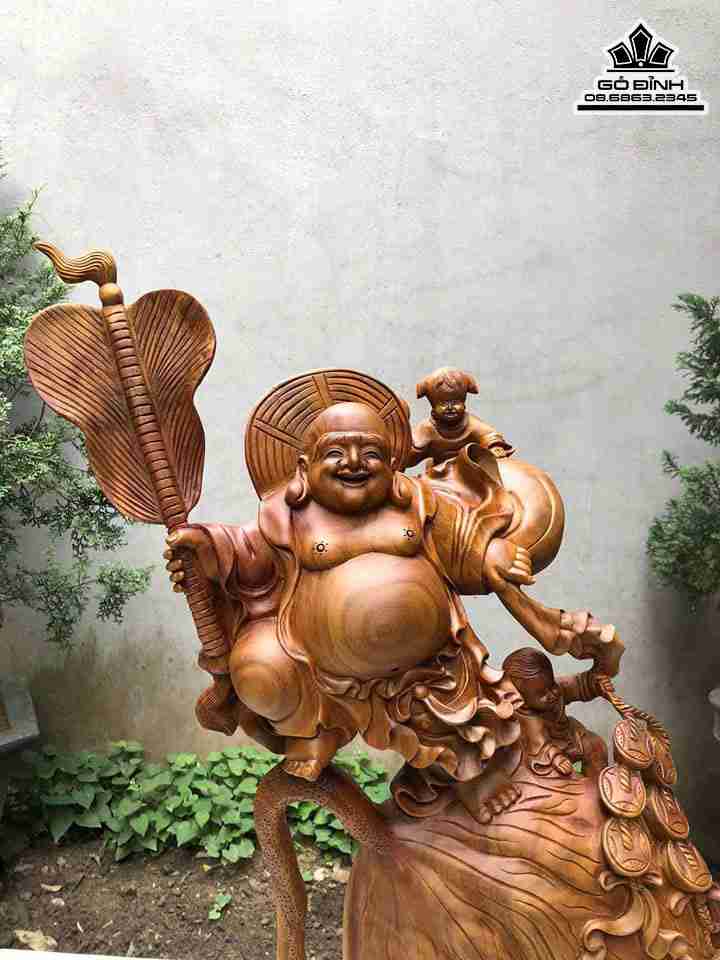 Tuong-Phat-Di-Lac-Bay-Go-Dep