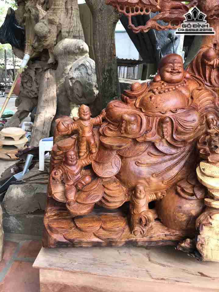 Tuong-Go-Phat-Di-Lac-Ngoi-Goc-Tung