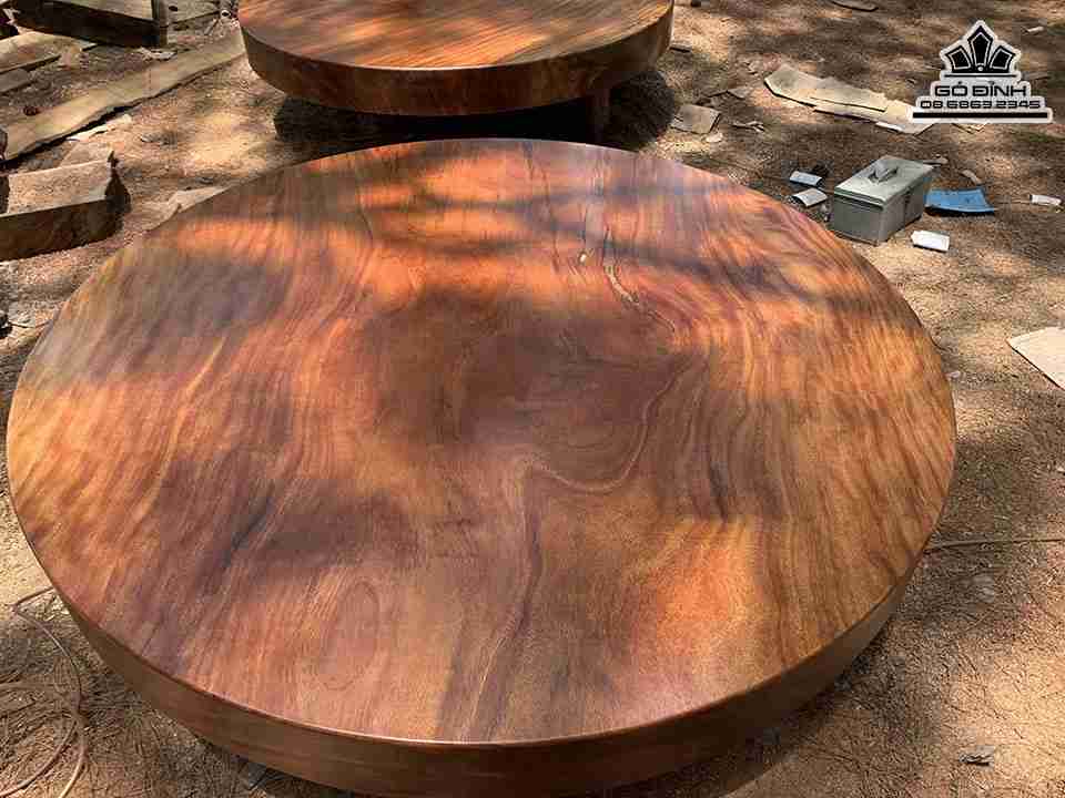 Mat-Ban-Tron-Nguyen-Tam-Go-Cam-Hong-Nam-Phi