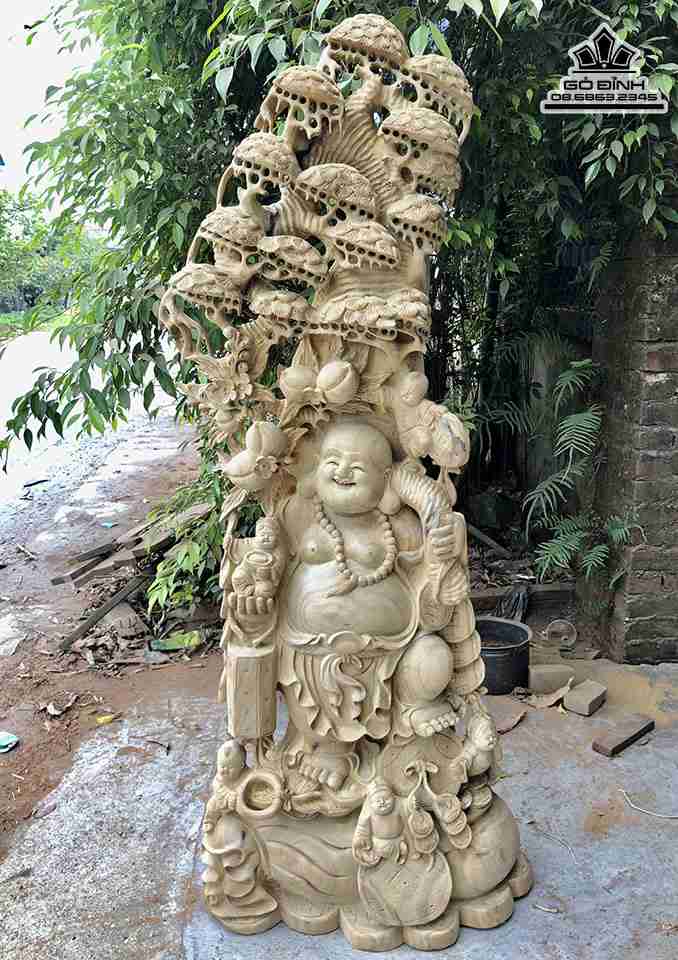 Tuong-Phat-Di-Lac-Dung-Goc-Tung-Go-Gu-Huong