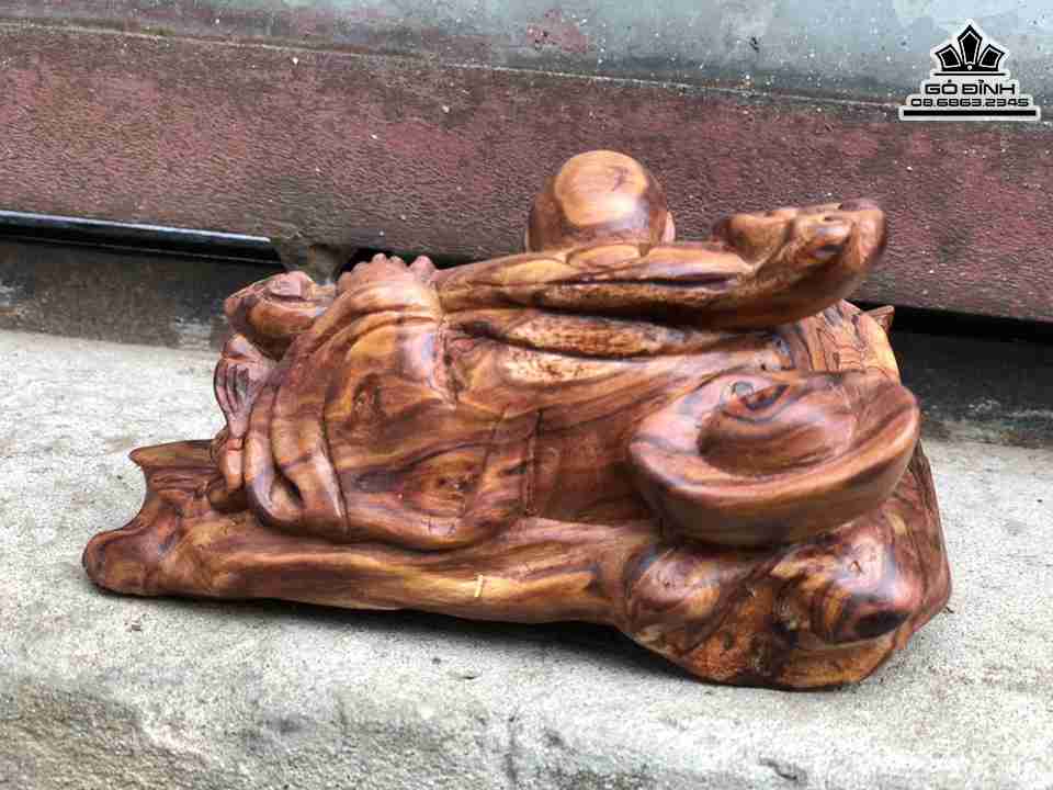 Tuong-Phat-Di-Lac-Go-Sua