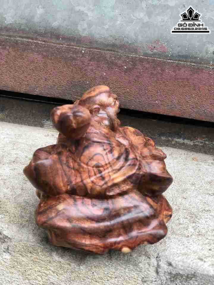 Tuong-Phat-Di-Lac-Go-Sua