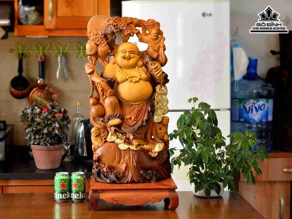 Tuong-Phat-Di-Lac-Cuoi-Ca-Chep-Tam-Phuc-Go