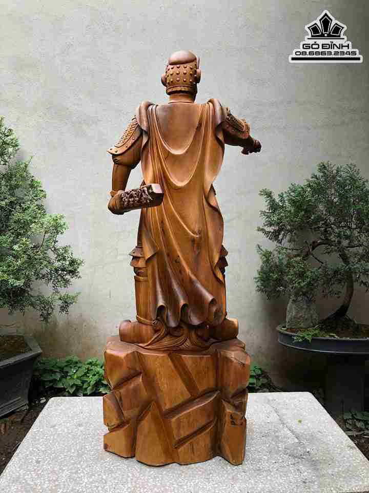 Tuong-Tran-Hung-Dao-Go-Bach-Xanh