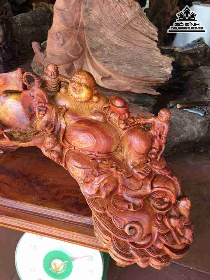 Tuong-Phat-Di-Lac-Ngu-Phuc-Go-Cam-Lai