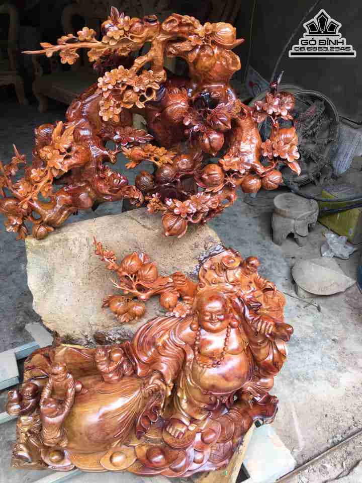 Tuong-Phat-Di-Lac-Tai-Loc-Go-Huong