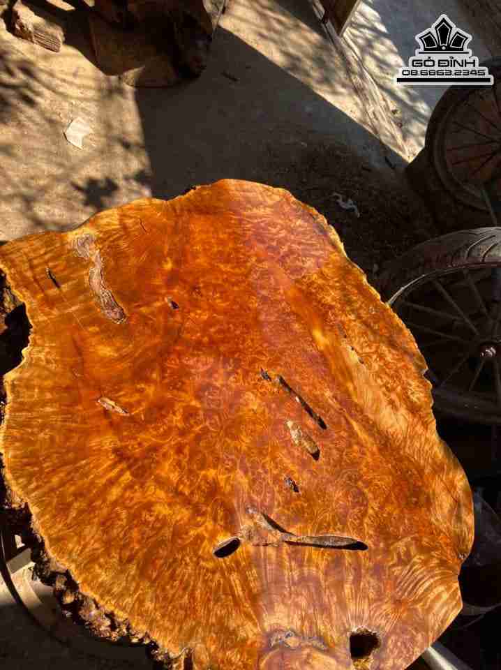 Mat-Ban-Nguyen-Khoi-Go-Nu-Khao