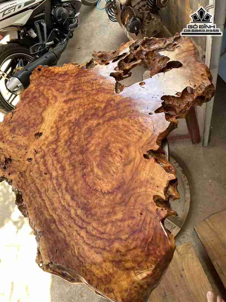 t-Ban-Nguyen-Khoi-Go