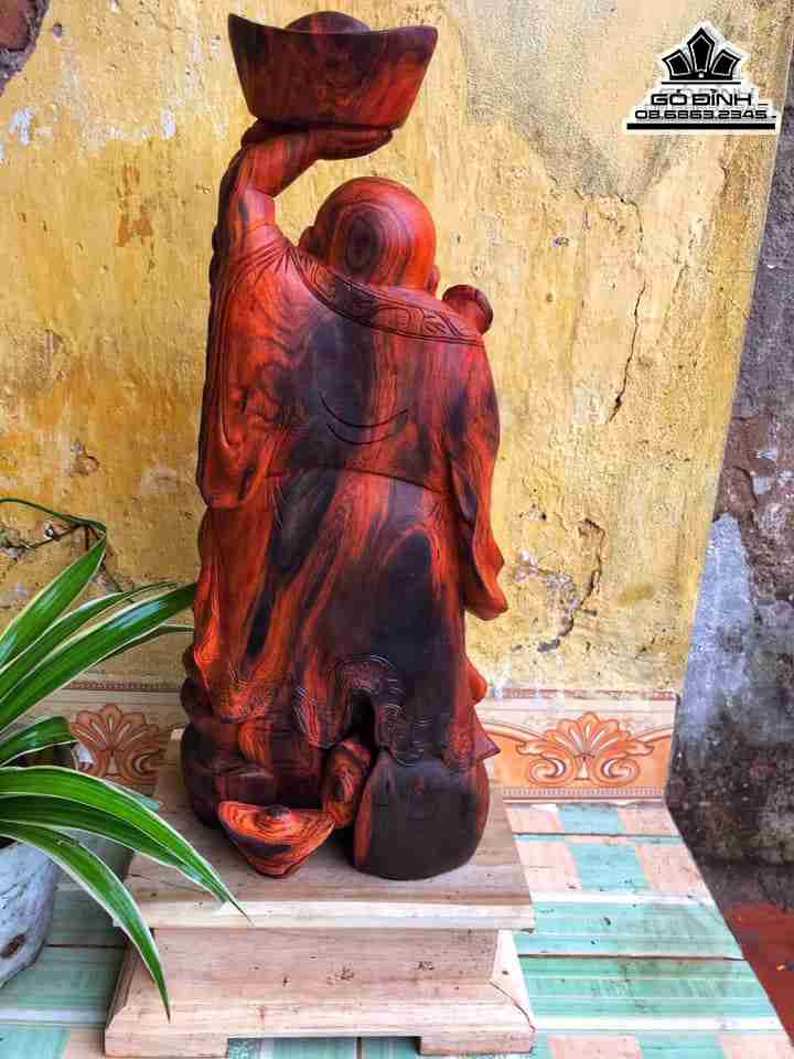 Tuong-Phat-Di-Lac-Go-Trac