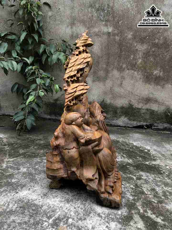 Tuong-Phat-Di-Lac-Ngoi-Goc-Tung-Go