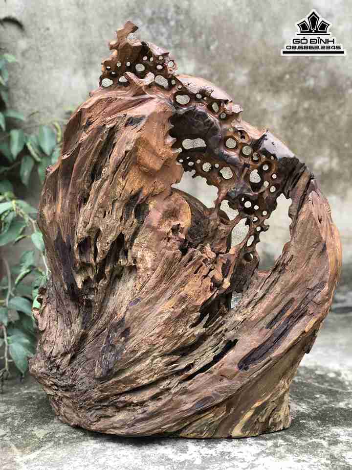 Tuong-Phat-Di-Lac-Dung-Goc-Tung-Go