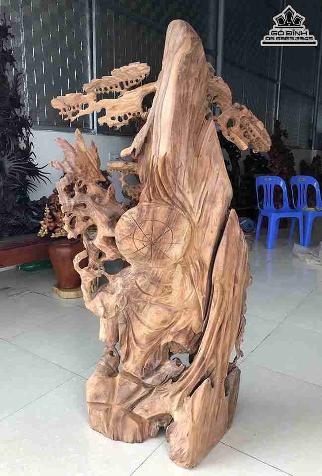 Tuong-Phat-Di-Lac-Dung-Goc-Tung-Go