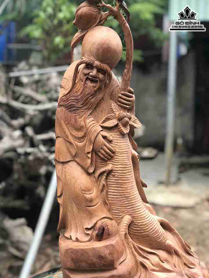 Tuong-Ong-Tho-Om-Nhan-Sam-Go