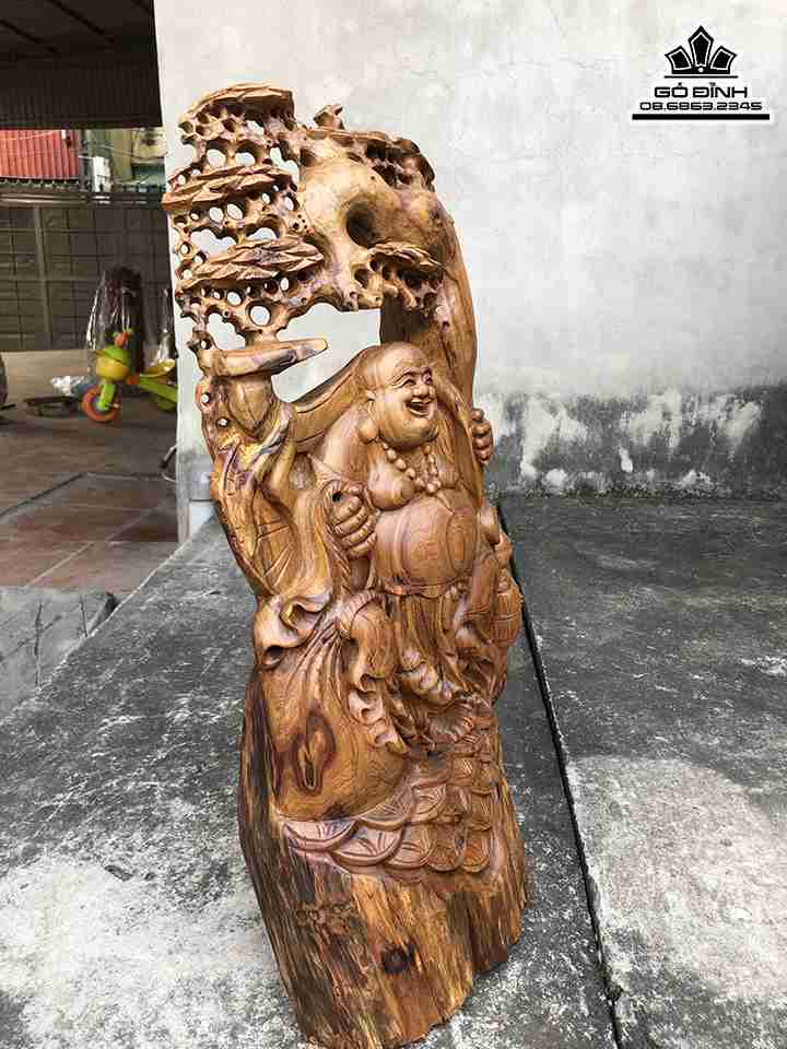 Tuong-Phat-Di-Lac-Dung-Go-Dep