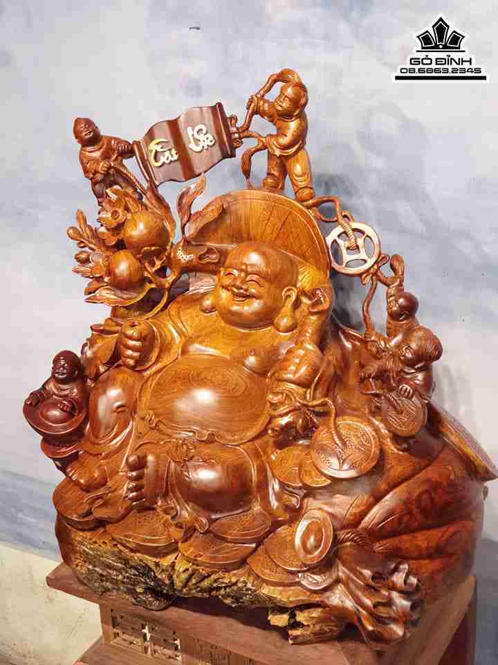 Tuong-Phat-Di-Lac-Tai-Loc-Go-Huong