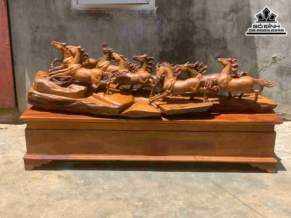 Tượng Mã Đáo Thành Công Gỗ Bách Xanh 1