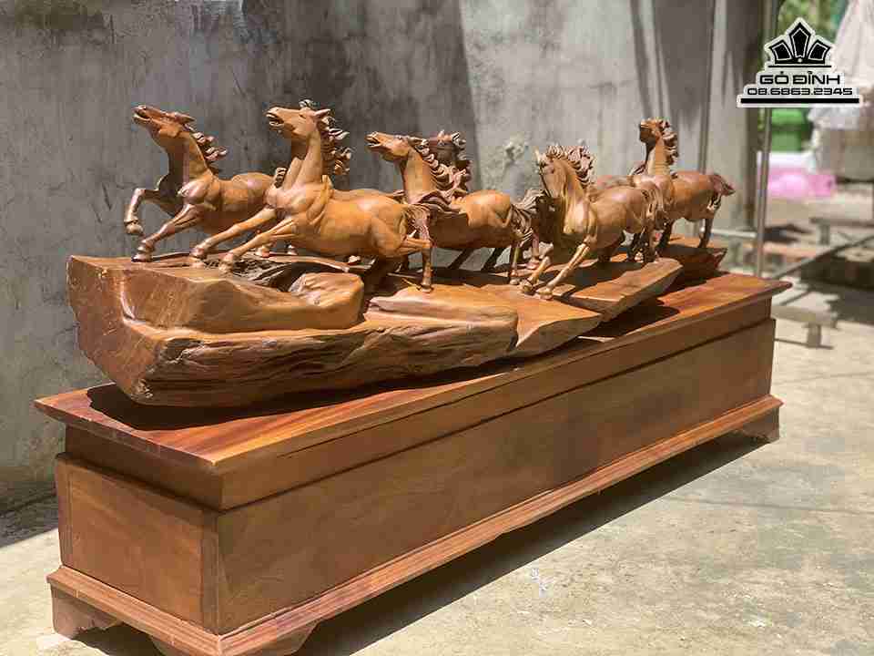 Tượng Mã Đáo Thành Công Gỗ Bách Xanh 3