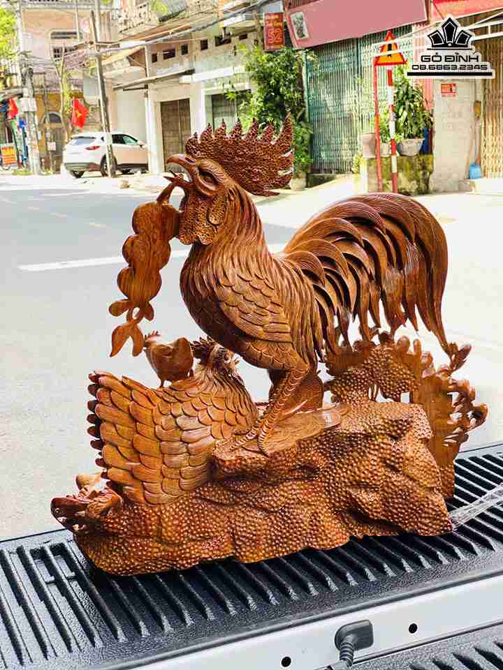 Tượng Gia Đình Gà Gỗ Hương Việt 1
