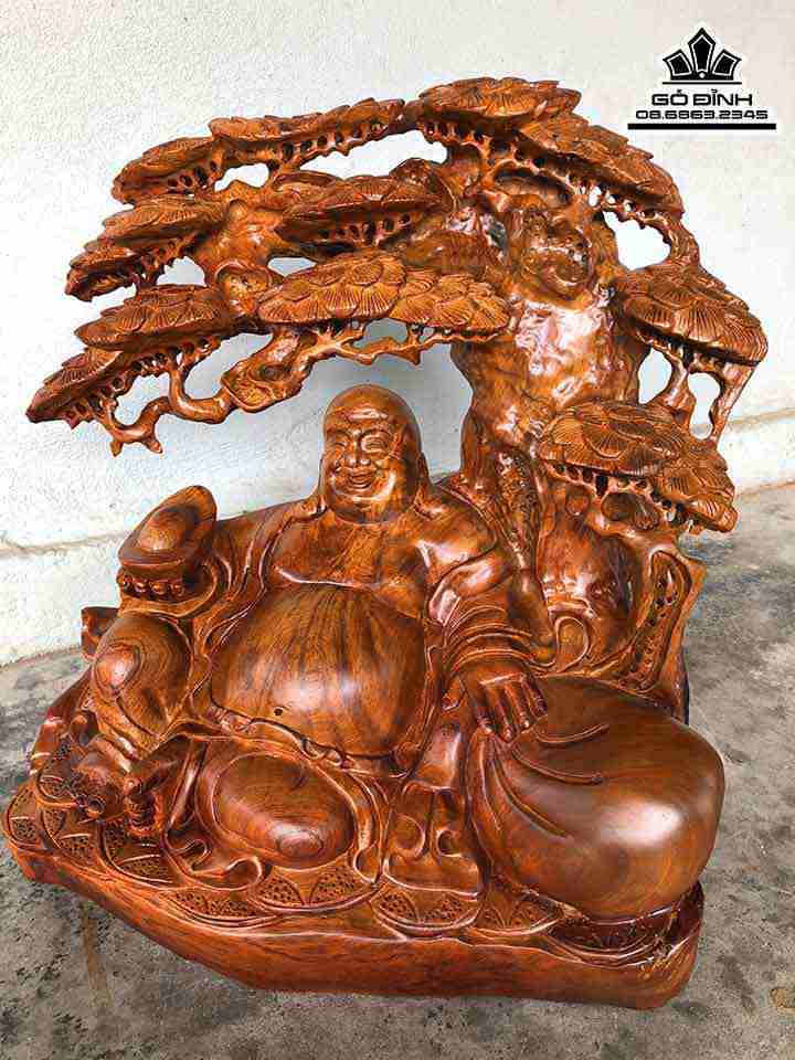 Tuong-Phat-Di-Lac-Ngoi-Goc-Tung-Go-Dep