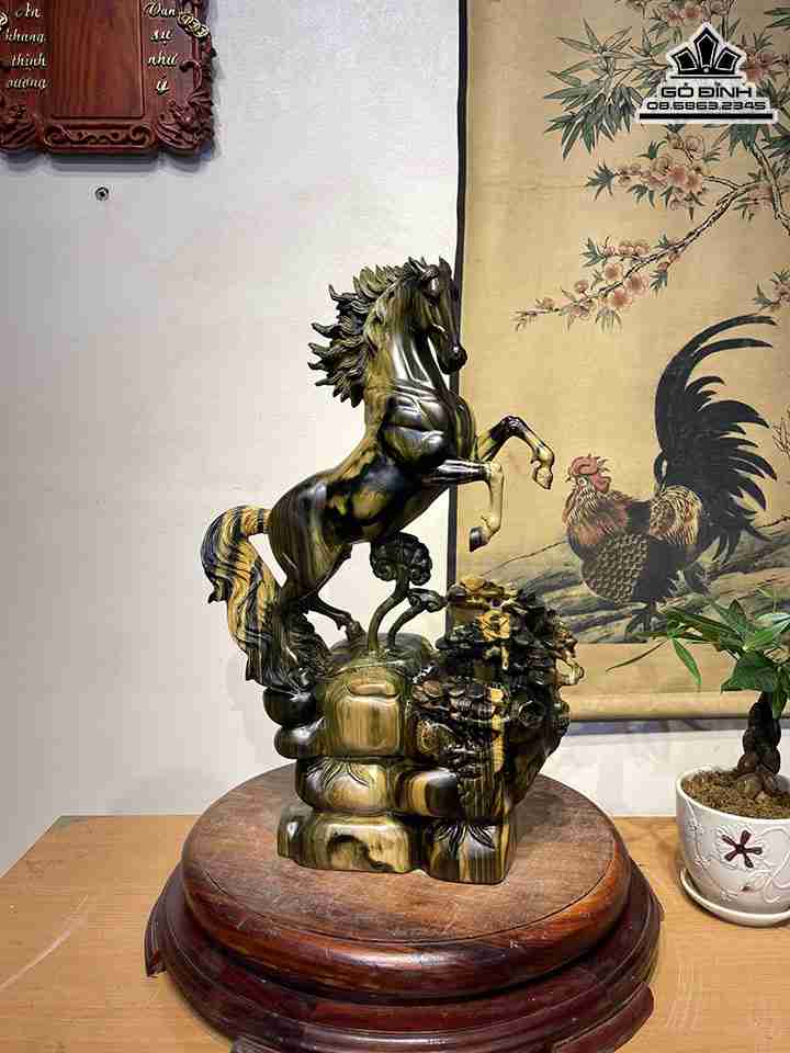 Tượng Ngựa Phong Thủy (Nhất Mã) Gỗ Mun Hoa 3