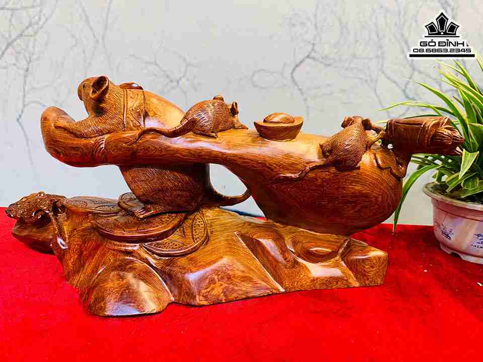 Tượng Chuột Kéo Bao Tiền Gỗ Hương 3