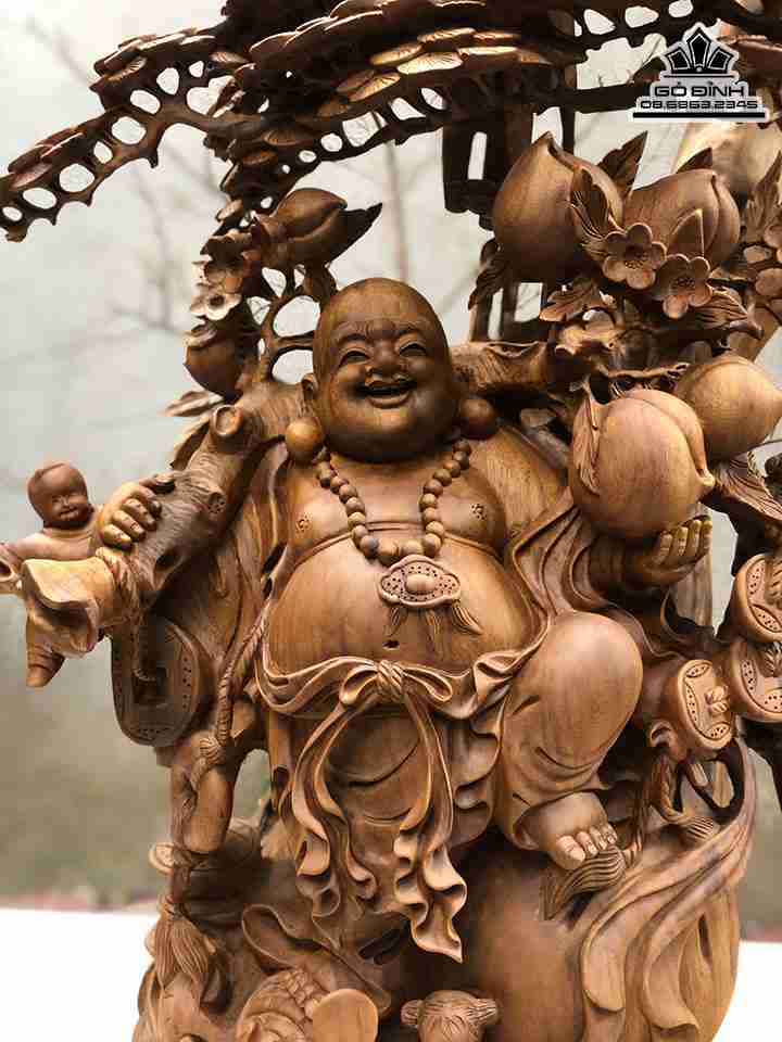 Tượng Phật Di Lặc Vác Cành Đào Gỗ Xá Xị 4