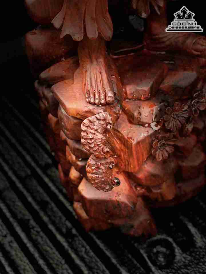 Tượng Phật Sống Tế Công Gỗ Trắc Việt Liền Khối 4