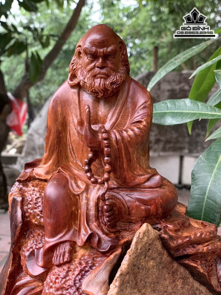 Tượng Đạt Ma Sư Tổ Ngồi Thiền Gỗ Hương Ôm Đá Cao 30.5 Ngang 27 Sau 25 (cm) 2