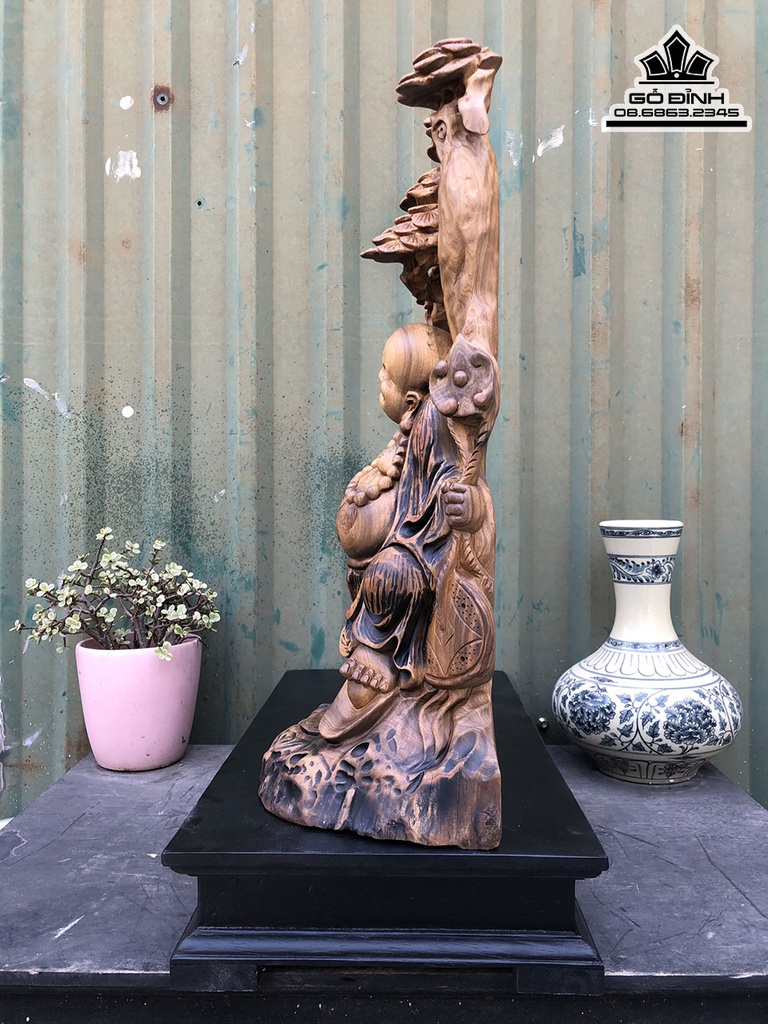 Tượng Phật Di Lặc Đứng Gốc Tùng Gỗ Bách Xanh Cao 50 Ngang 23 Sâu 15 (cm) 0