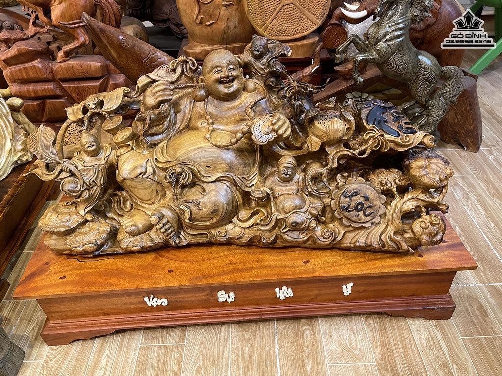 Tượng Phật Di Lặc Tam Phúc Gô Bách Xanh Cao 28 Ngang 73 Sâu 33 (cm)2