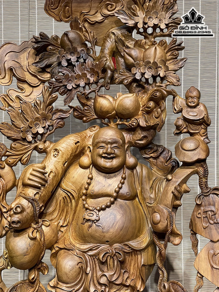 Tượng Phật Di Lặc Vác Cành Đào Gỗ Bách Xanh Cao 109 Ngang 58 Sâu 26 (cm) 2