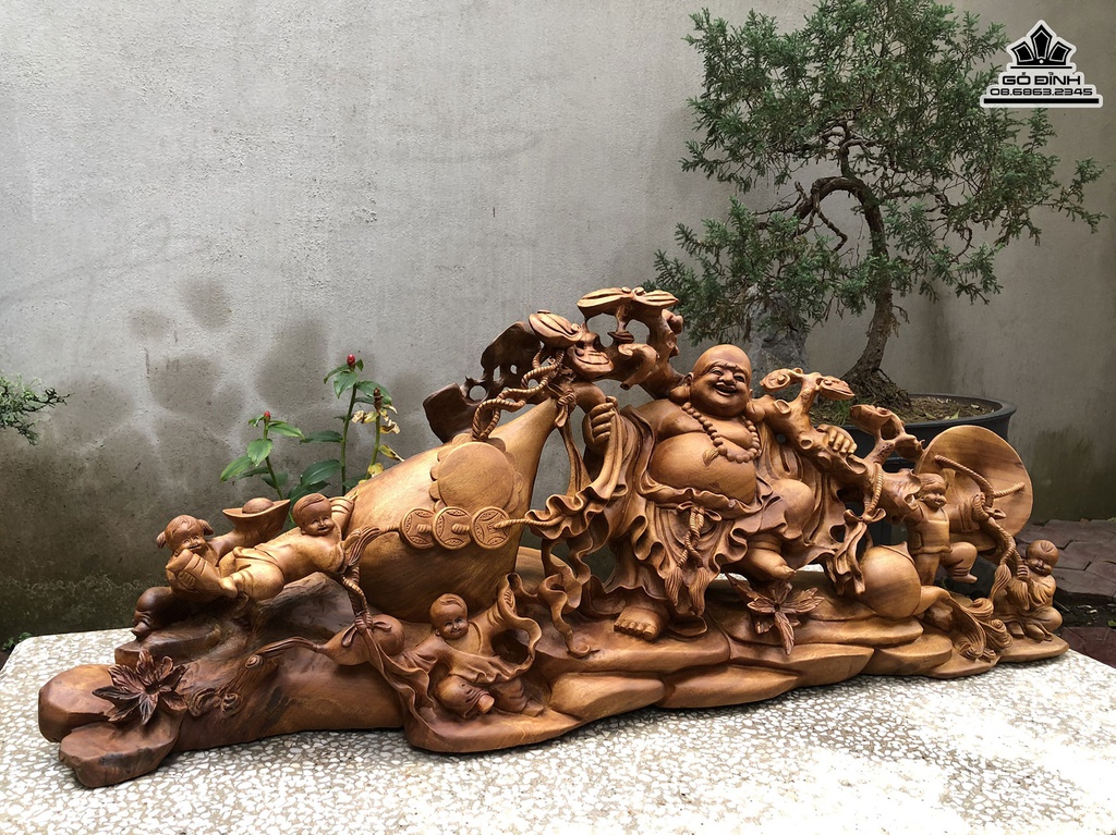 Tượng Phật Di Lặc Kéo Bao Tiền Gỗ Xá Xị (Gù Hương) Cao 45 Ngang 110 Sâu 26 (cm)