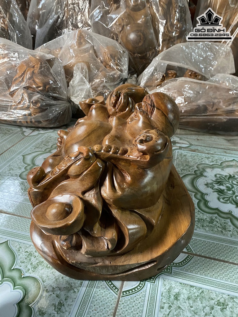 Tượng Phật Di Lặc Kéo Bao Tiền Gỗ Bách Xanh Cao 22 Ngang 47 Sâu 23 (cm) 1