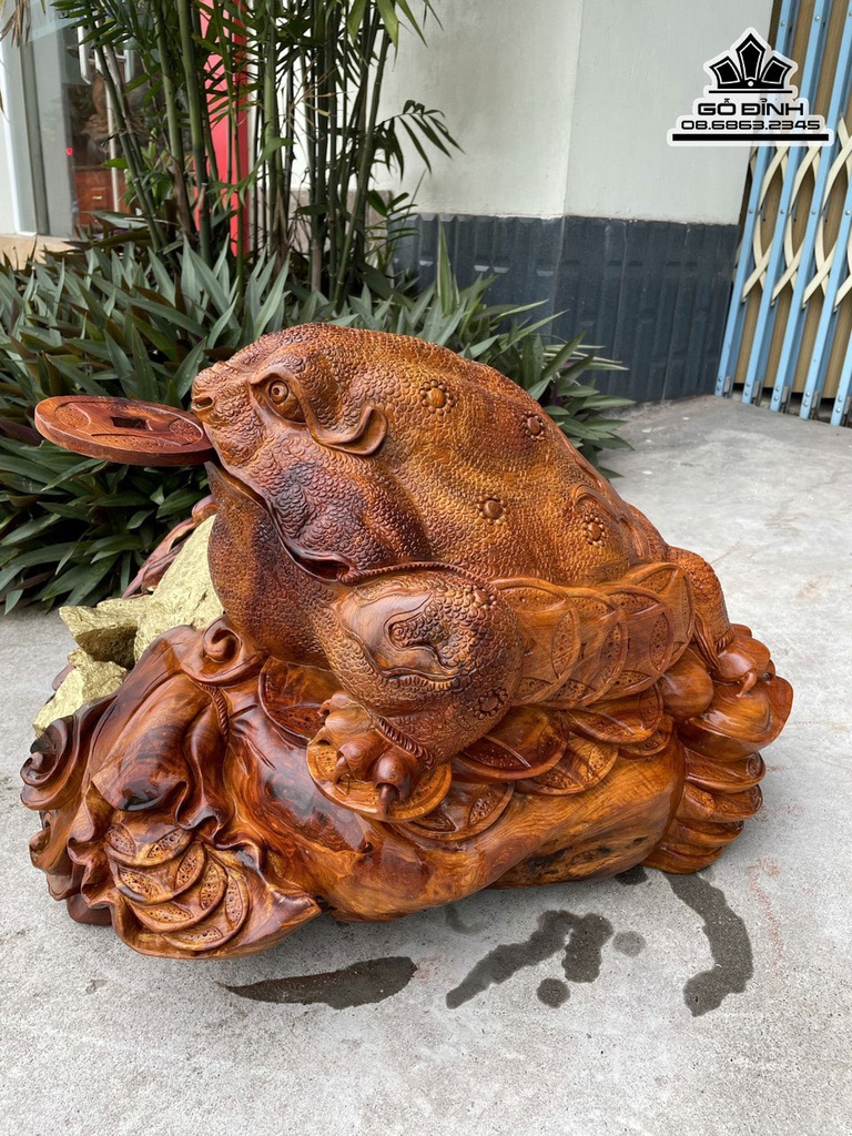 Tượng Cóc Thiềm Thừ Gỗ Hương Việt Ôm Đá Cao 48 ngang 62 Sâu 55 (cm) 1