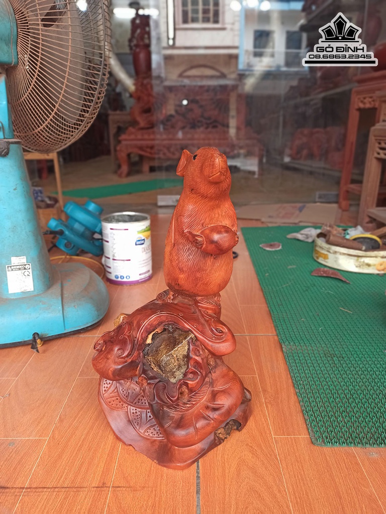 Tượng Chuột Gỗ Hương Ôm Đá Cao 40 Ngang 20 Sâu 20 (cm) 0