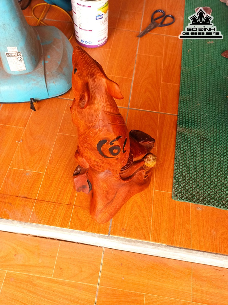 Tượng Chuột Gỗ Hương Ôm Đá Cao 40 Ngang 20 Sâu 20 (cm) 3