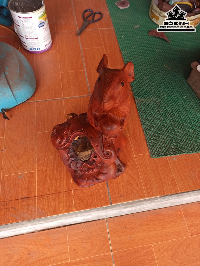 Tượng Chuột Gỗ Hương Ôm Đá Cao 40 Ngang 20 Sâu 20 (cm) 4