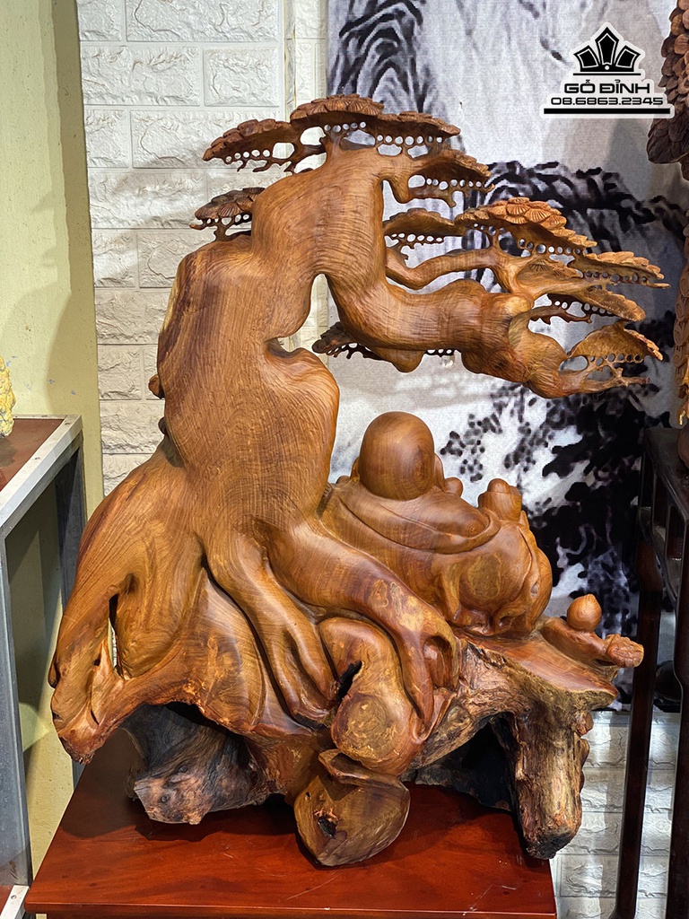 Tượng Phật Di Lặc Tam Phúc Ngồi Gốc Tùng Gỗ Hương Cao Cả Kỷ 118 Ngang 70 Sâu 48 (cm) 0