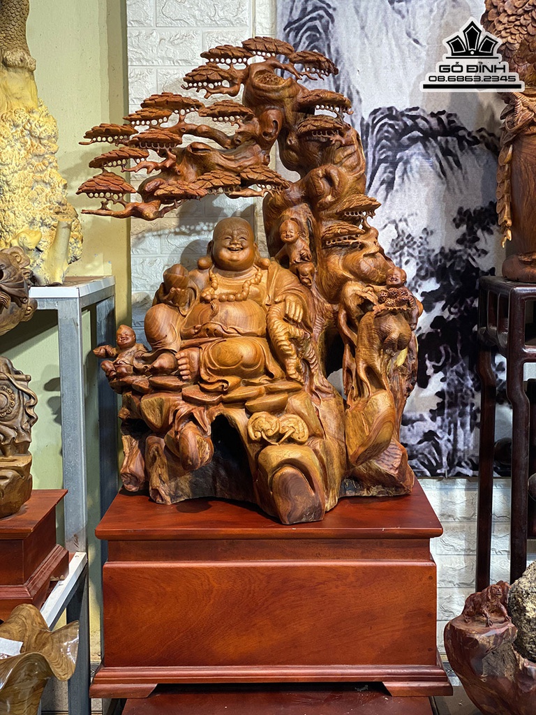 Tượng Phật Di Lặc Tam Phúc Ngồi Gốc Tùng Gỗ Hương Cao Cả Kỷ 118 Ngang 70 Sâu 48 (cm) 3