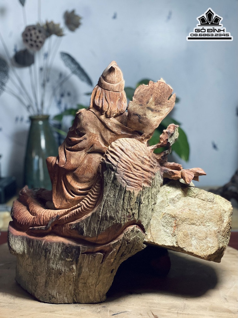 Tương Tế Công Gỗ Hương Ôm Đá Cao 43 Ngang 43 Sâu 27 (cm)