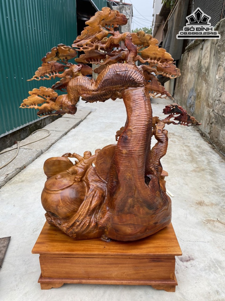 Tượng Di Lặc Ngồi Gốc Tùng Gỗ Hương Gia Lai Cao 133 Ngang 95 Sâu 50 (cm) 2