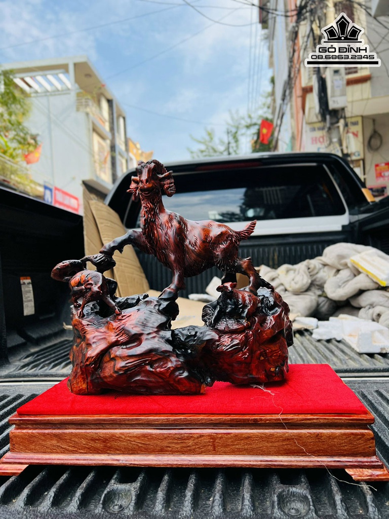 Tượng Dê (Tam Dương)Gỗ Trắc Cao 44 Ngang 37 Sâu 22 (cm) 0
