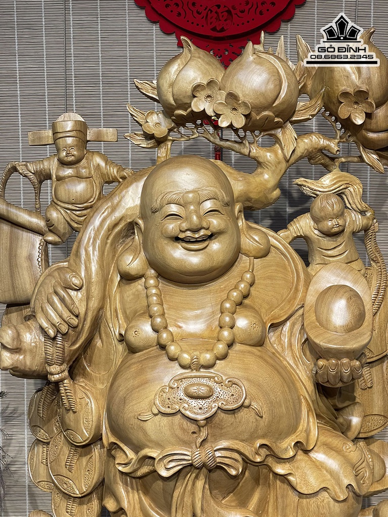 Tượng Phật Di Lặc Vác Cành Đào Gỗ Xá Xị Cao 113 Ngang 60 Sâu 33 (cm) 1