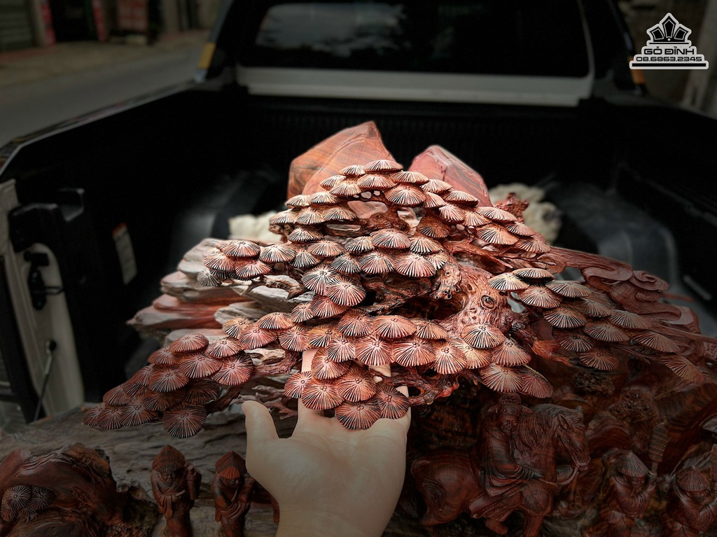 Tượng Vinh Quy Bái Tổ Gỗ Trắc Liền Khối Cao 65 Ngang 130 Sâu 26 (cm)