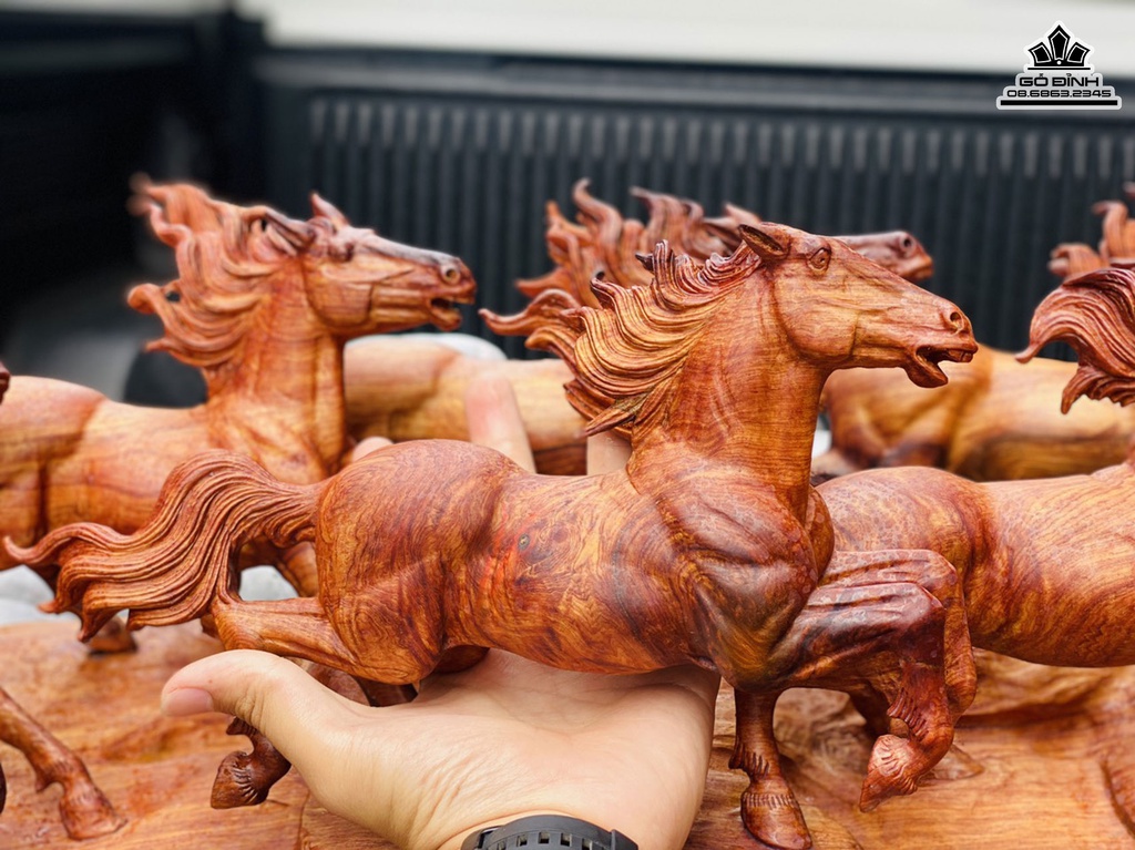 Tượng Bát Mã Truy Phong Gỗ Cẩm Liền Khối Cao 63 Ngang 107 Sâu 31 (cm) 1