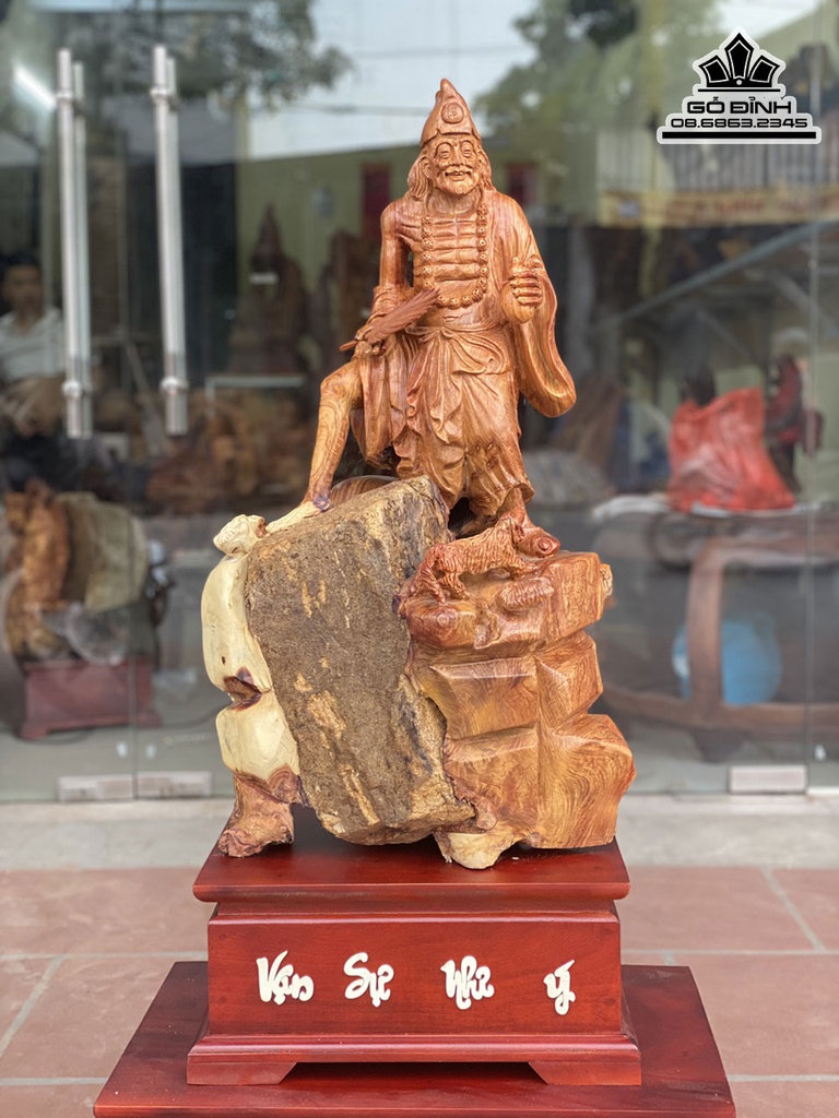Tượng Tế Công Gỗ Hương Ôm Đá Cao 98 Ngang 45 Sâu 38 (cm) 2