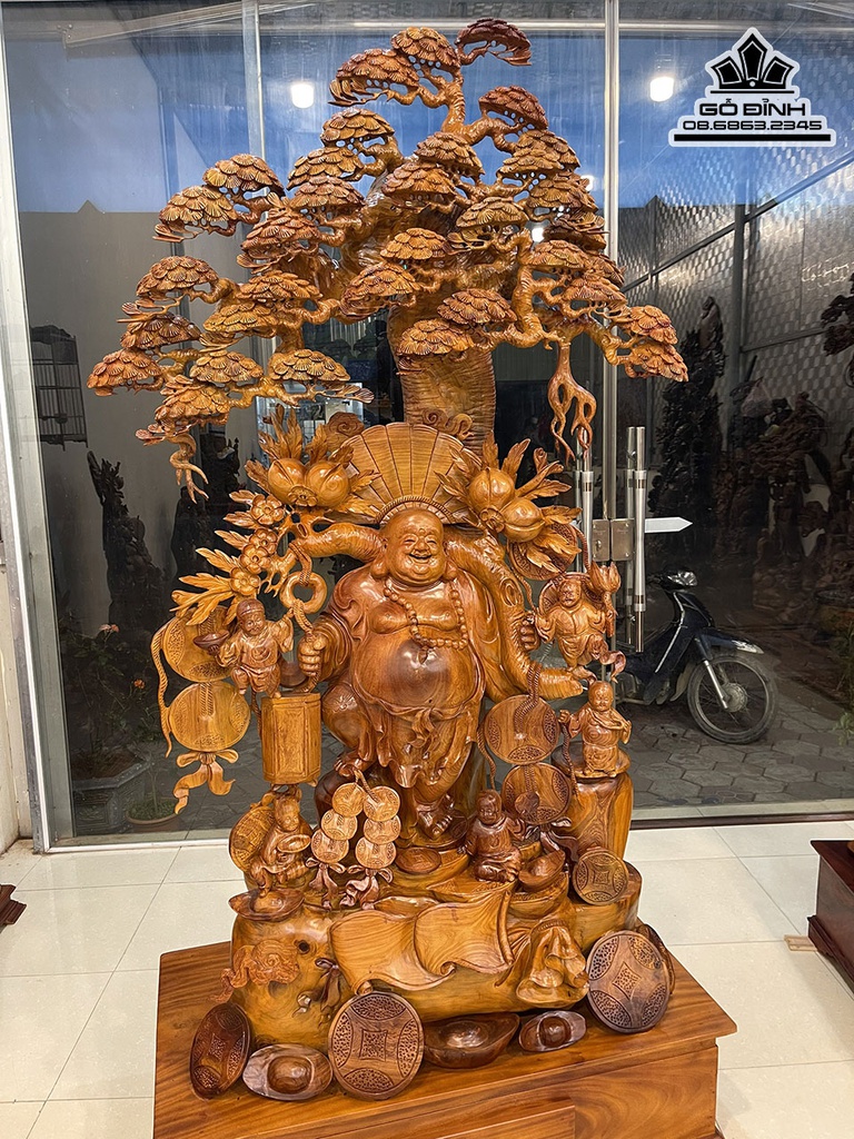 Tượng Di Lặc Đứng Gốc Tùng Gỗ Hương Gia Lai Cao 195 Ngang 115 Sâu 52 Cả Kỷ 225 (cm)4