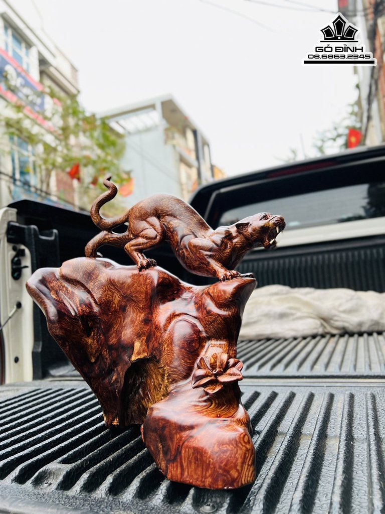 Tượng Báo Săn Mồi Gỗ Cẩm Gia Lai Liền Khối Cao 39 Ngang 36 Sâu 22 (cm) 0