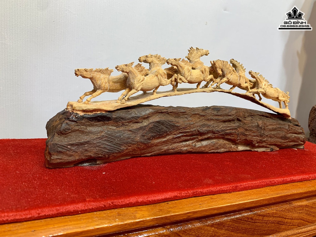 Tượng Ngựa (Bát Mã)Gỗ Hoàng Đàn Cao 14 Ngang 33 Sâu 3.5 (cm) 3