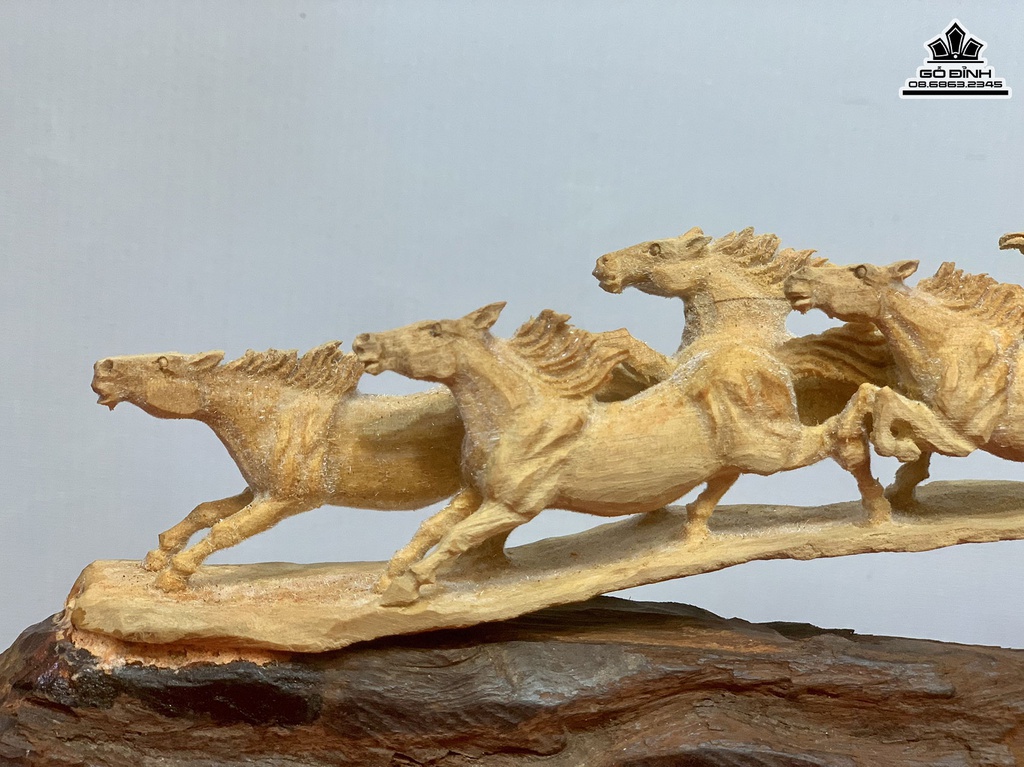 Tượng Ngựa (Bát Mã)Gỗ Hoàng Đàn Cao 14 Ngang 33 Sâu 3.5 (cm)4